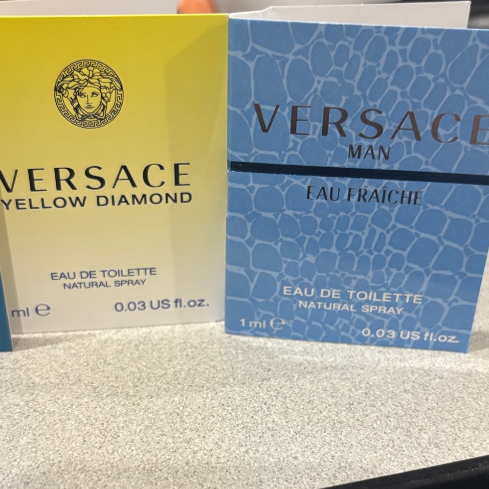 Versace assorted sample discovery set - Picture 2 of 3